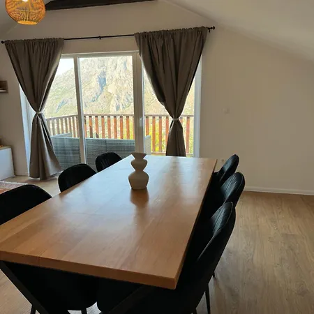 Apartment House On The Hill Mostar