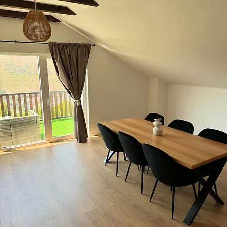 House On The Hill Apartmán