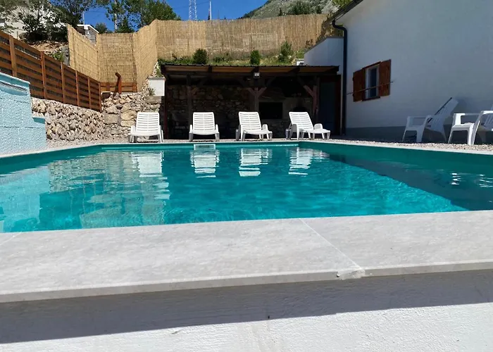 House On The Hill Апартаменты